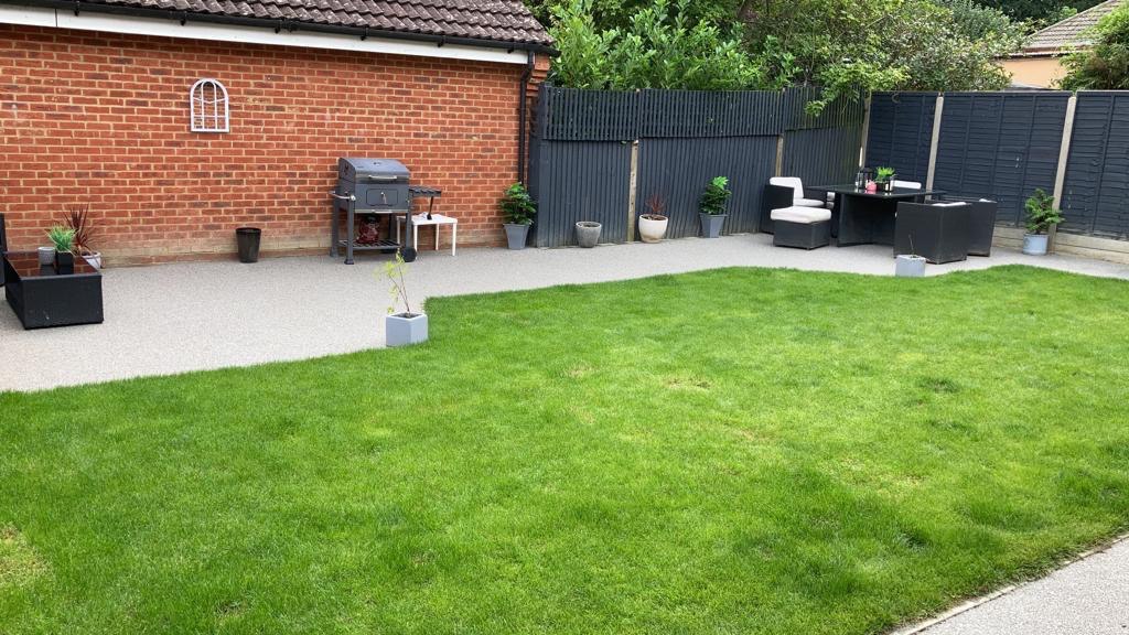 This is a photo of a resin path installed in Ipswich by Ipswich Resin Driveways